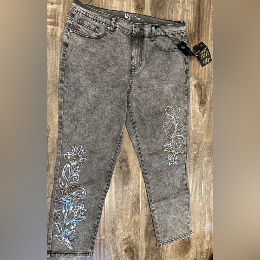 DG2 by Diane Gilman Gray Embellished Jeans – Size 16P – NWT